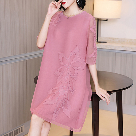 High End Embroidery Plus Size Pleated Dress Spring 2021 New Women Loose Temperament Pleated Dress