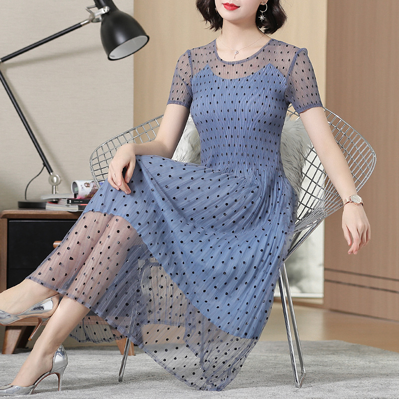 Summer Short Sleeve Fashion Dot Dress New Style Embroidered Lace Large Size Pleated Dress