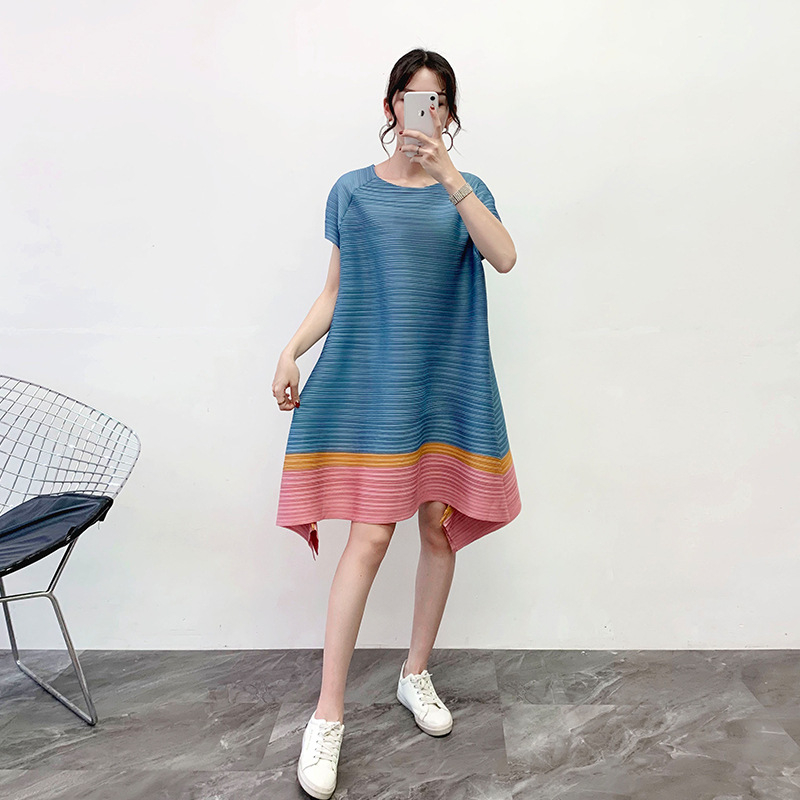 Pleated Dress 2020 Summer New Color Contrast Large Size Pleated A-line Dress