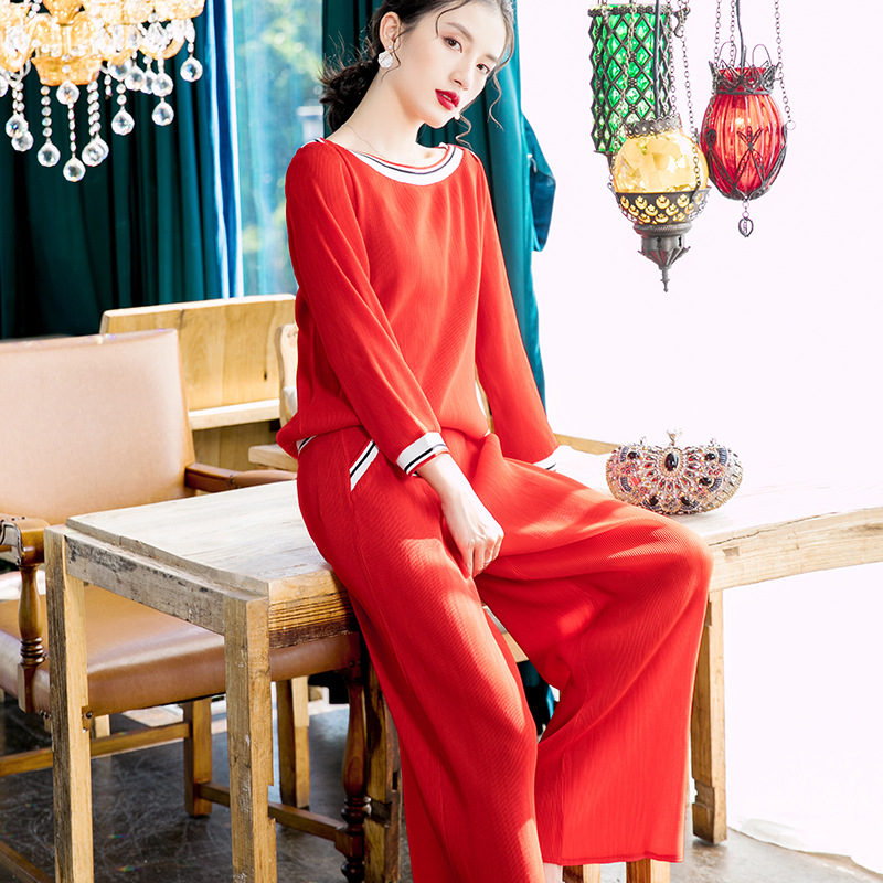 Pleated Sports Suit 2020 Spring New Women's Loose Large T-shirt Fashion Wide Leg Pants Two Pieces Clothing Sets