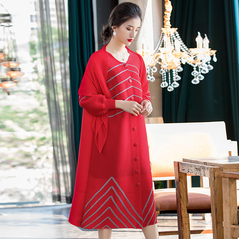 Women Fashion New Red Embroidered Beaded Pleated Dress 2020 Spring New Scarf Collar Big Size Dress