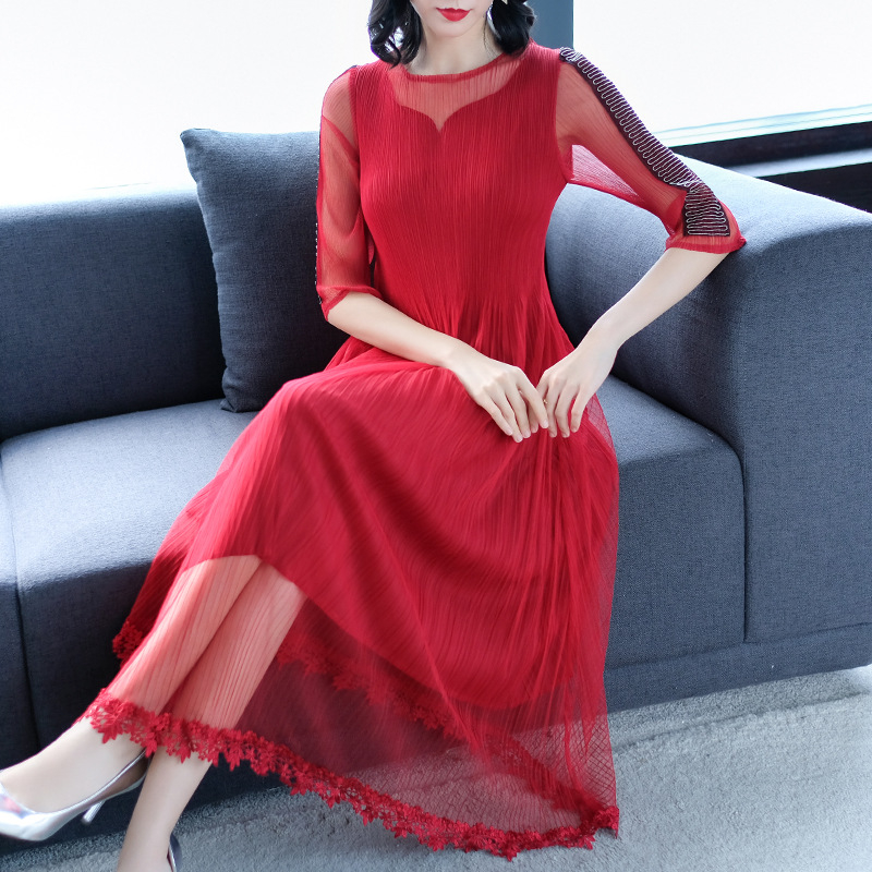 Mesh Dress Spring 2019 New Women's Dress Nailed Pearl Embroidered Large Size Pleated Dress