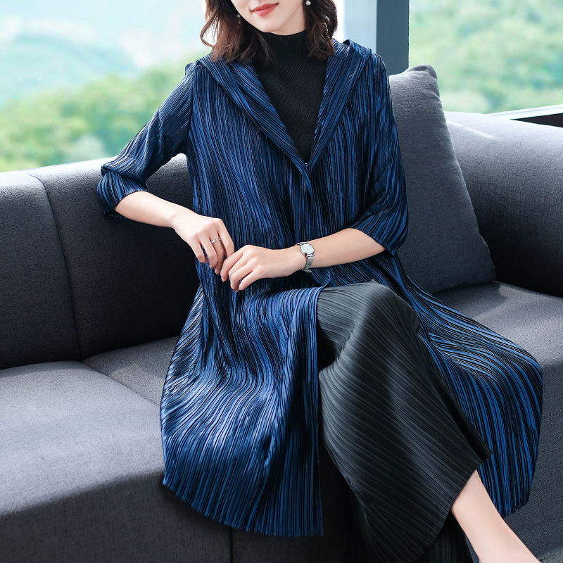 Women Autumn Pleated Plain-coloured Turtleneck Cap Pleated Seven-sleeve Jacket Fashionable Single-row Button Windbreaker