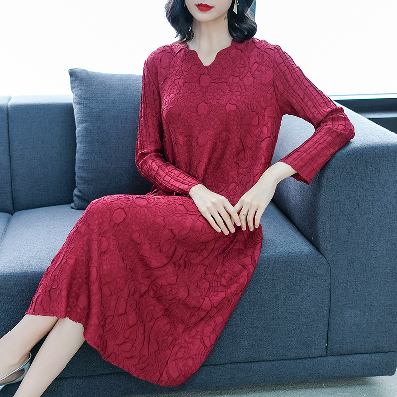 Spring 2019 New Women's Loose Large Size Embroidered French Long Sleeve Retro Dresses