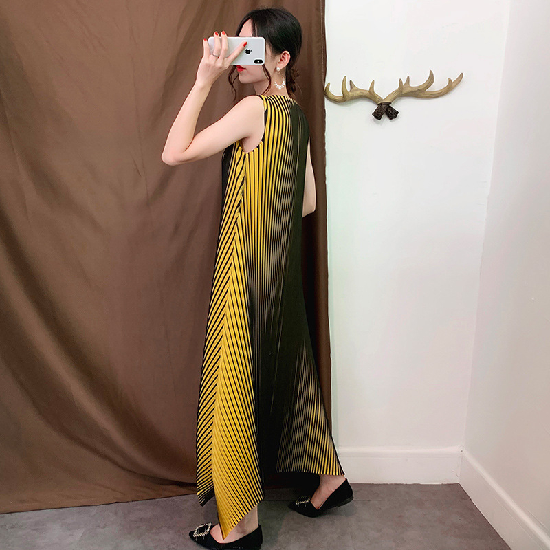 Autumn Women Pleated Fashion New Tidal Pleated Dress Loose Big Size Long Dress
