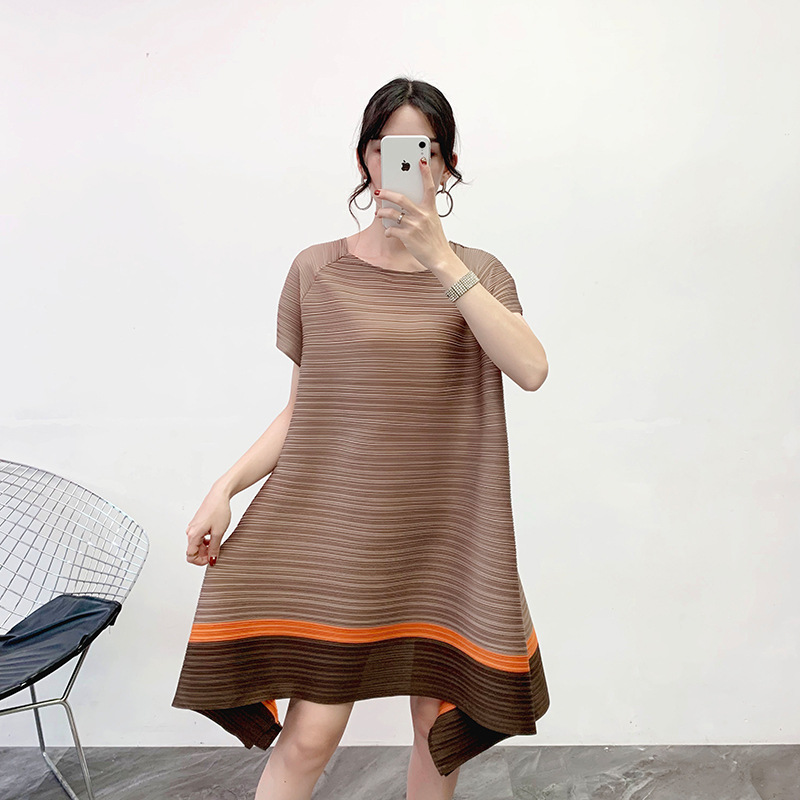 Pleated Dress 2020 Summer New Color Contrast Large Size Pleated A-line Dress