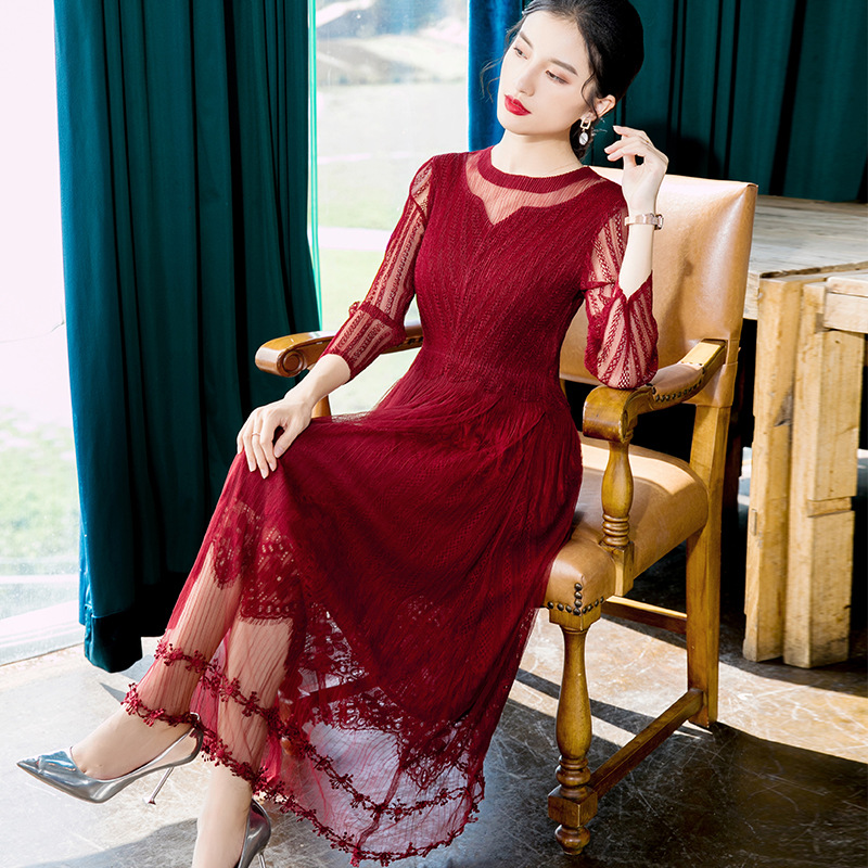 Lace Embroidered Dress 2020 Spring New Slim Large Mother's Pleated Dress