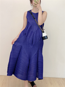 Autumn Women Pleated Fashion New Tidal Dress Big Size Sleeveless Dress