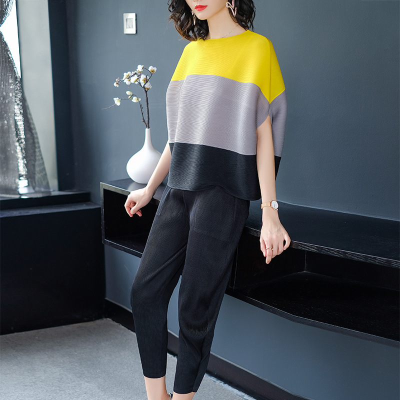 Women Fashion New Pleats Lady Leisure Bat Sleeves High Quality Pullover Striped Shirts Trousers Two Pieces Clothing Sets