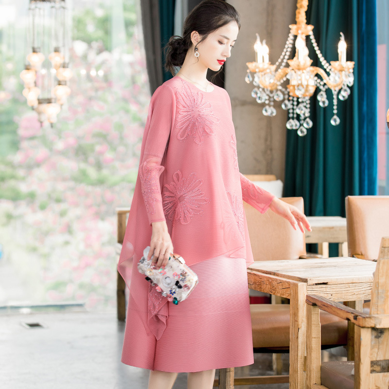 Fake Two Piece Embroidered Beaded Large Pleated Dress 2020 Spring New Loose Dress