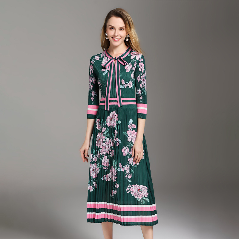 Spring Printed Dresses 2018 New Women's Loose Big Size Loose Bow Neck Dress