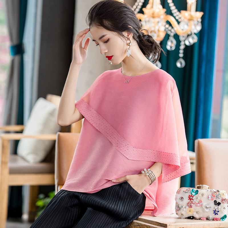 Women Bat Sleeve Large Pleated Top New Fashion Pin Bead Loose T-shirt In Spring 2020