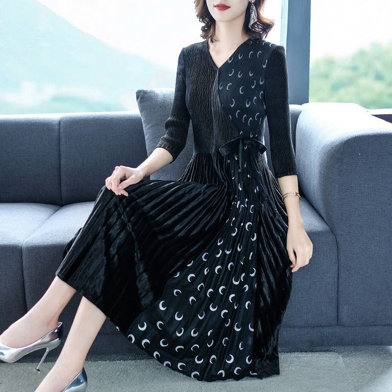 Autumn Women Pleated Fashion New Tidal Lady Winter Loose Big Size Dress