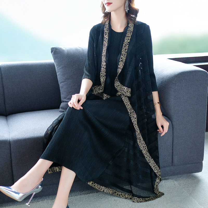 Pleated Dress Autumn 2019 New Women's Long Fake Two Loose Big Size Dress