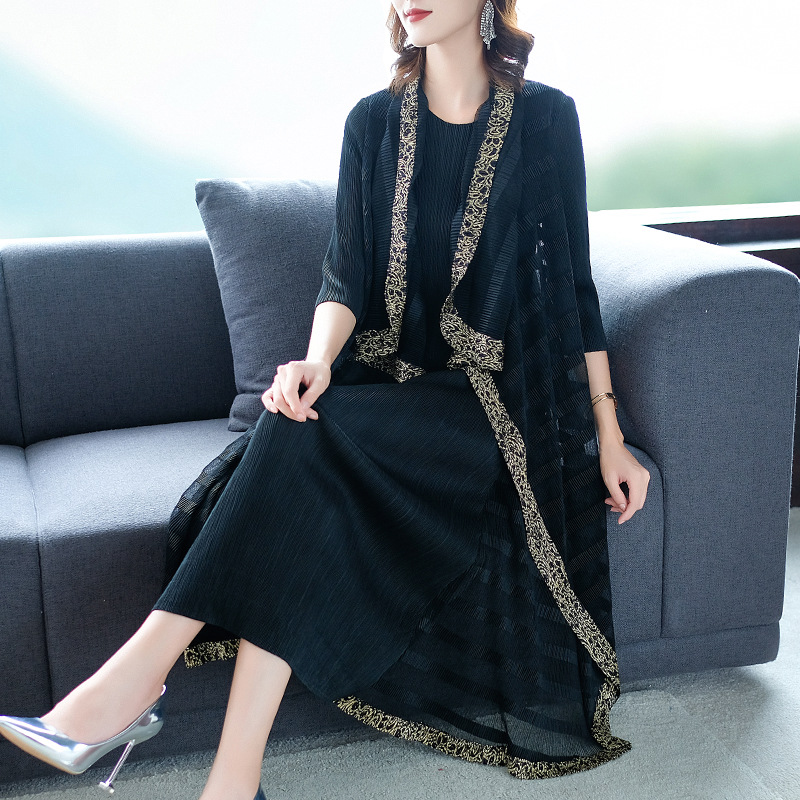 Pleated Dress Autumn 2019 New Women's Long Fake Two Loose Big Size Dress