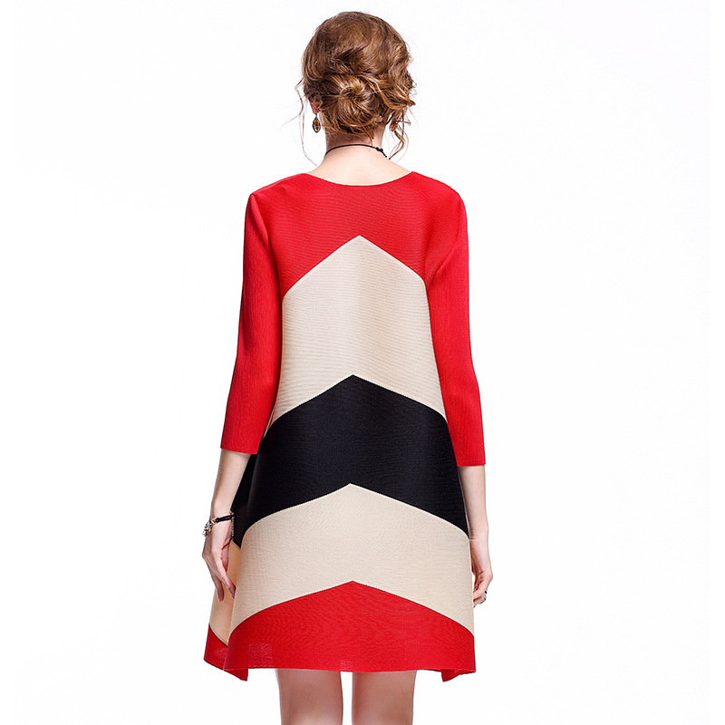 Fold All-match - Fashion Color Sharp Triangular Temperament Slim Pleated Dress