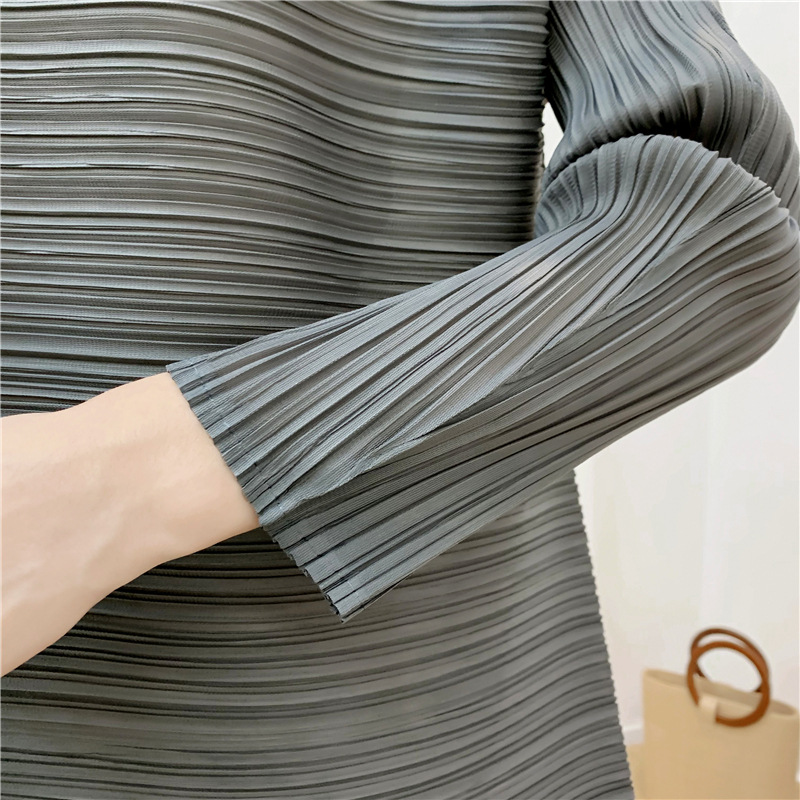 New Pleated Dress Autumn Winter Large Size High Collar Long Sleeves Loose Fashion New Women Dress