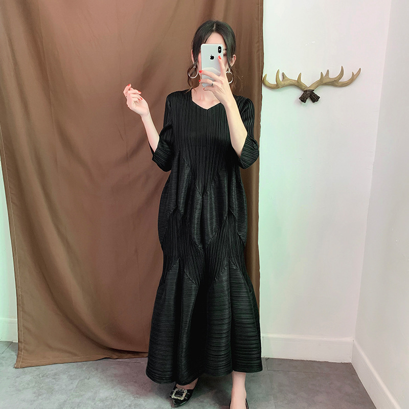 Autumn Women Pleated Fashion New Tidal Loose Big Size Dress Popular Travel Wear