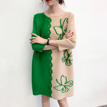 Fashionable Women Large Size Belly Covering Pleated Dress New Printed Loose Dress Early Spring 2020