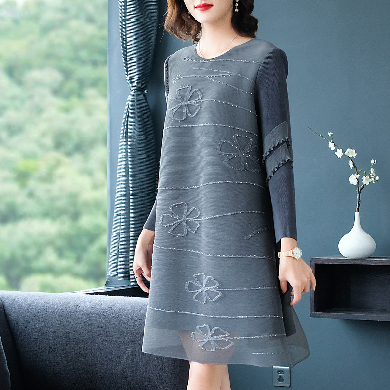 Pleated Fashion Embroidered Beaded Large Long Sleeve Dress New Women's Loose A-line Dress Autumn 2019