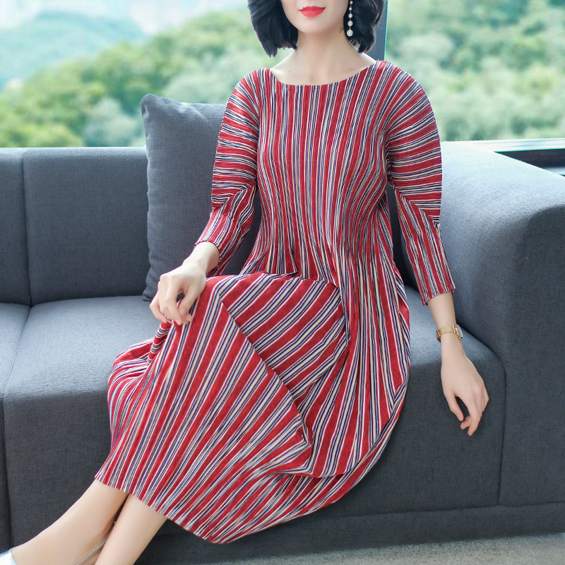 Spring Women Pleated Stripe Big Size Dresses New Casual Popular Wear