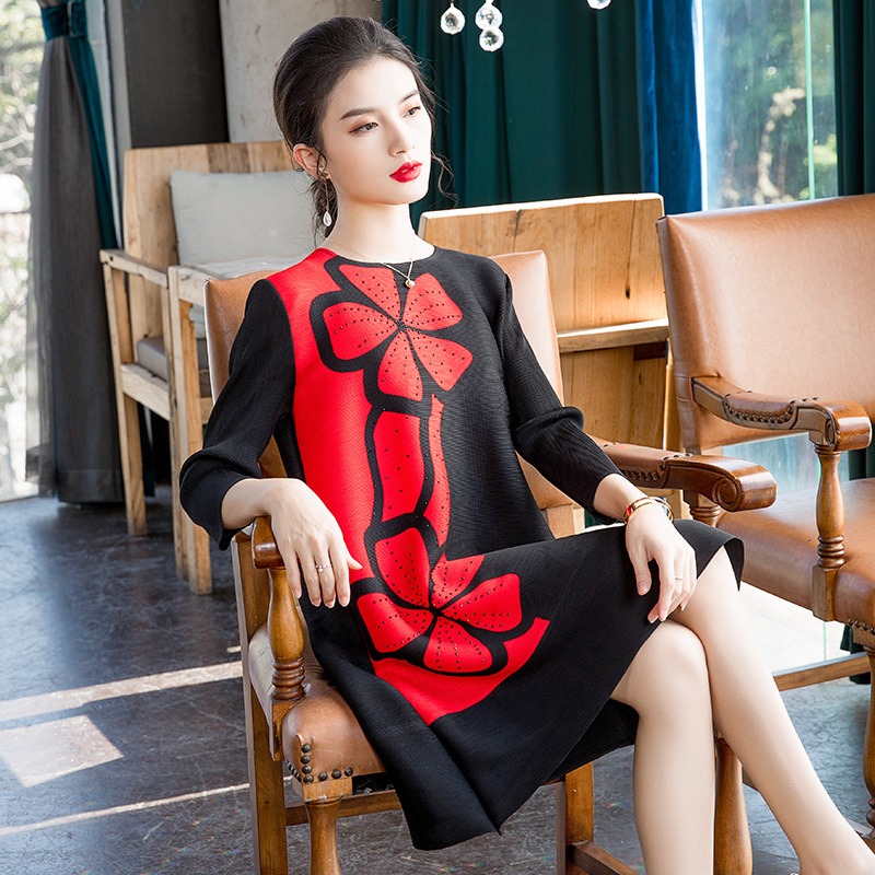 Loose Large Red Foreign Dress New Women's Fashion Print Beaded Pleated Dress Spring 2020