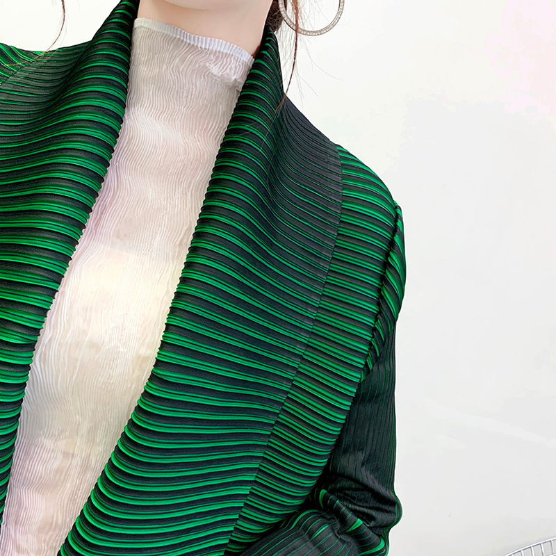 Women Fold Windbreaker Spring New Fashion Coat Scarf Collar Pleated Trend Jacket