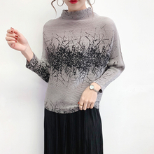 Women Pleated Top Spring New High Collar Pullover Bat Sleeve Thin Pleated T-shirt