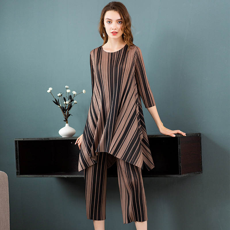 Women Pleated Fashion Pullover O-neck Elastic Striped Shirts Pants Two Pieces Sets