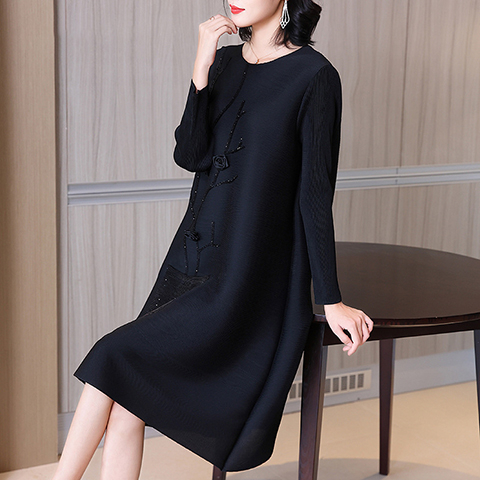 High End Foreign Style Pleated Small Black Dress Spring Dress 2021 New Women's Loose Plus Size A-line Pleated Dress