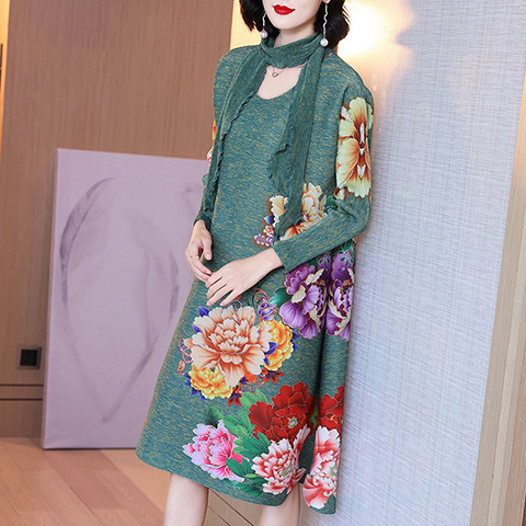 High End Foreign Style Pleated Mother's Dress Spring New Loose Print Age Reduced Midi Pleated Dress