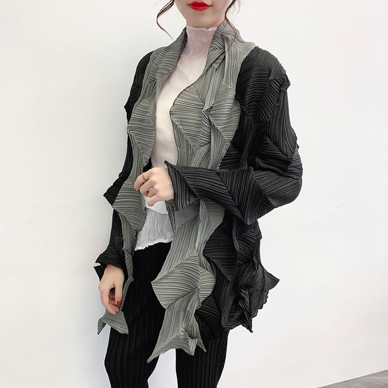 Women Coat AW New Color Matching Diamond Pleated Windbreaker Loose Large Size Pleated Jacket