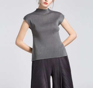 Summer Women New Pleated Loose Tops Shirts Large Size Pleated Wear