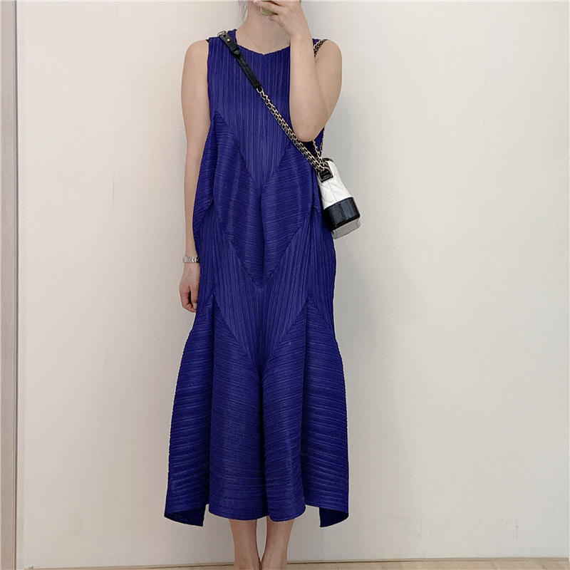 Autumn Women Pleated Fashion New Tidal Dress Big Size Sleeveless Dress