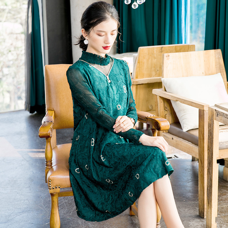 Red Bottomed Long Sleeve Pleated Embroidery Dress New Relaxed A-line Dress Spring 2020