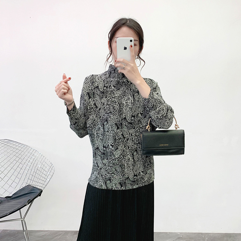 Women Pleated Top Spring New High Collar Pullover Bat Sleeve Thin Pleated T-shirt
