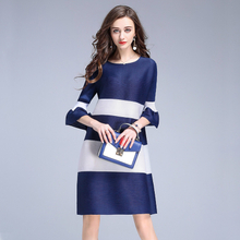 Women Pleated Loose Striped Casual Fashion Knee-length Flare Sleeve O-neck Autumn Dress