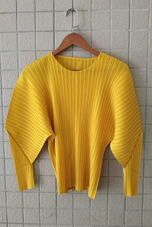 Women Pleated Round Neck Top Autumn And Winter New Pleated Bottomed Shirts