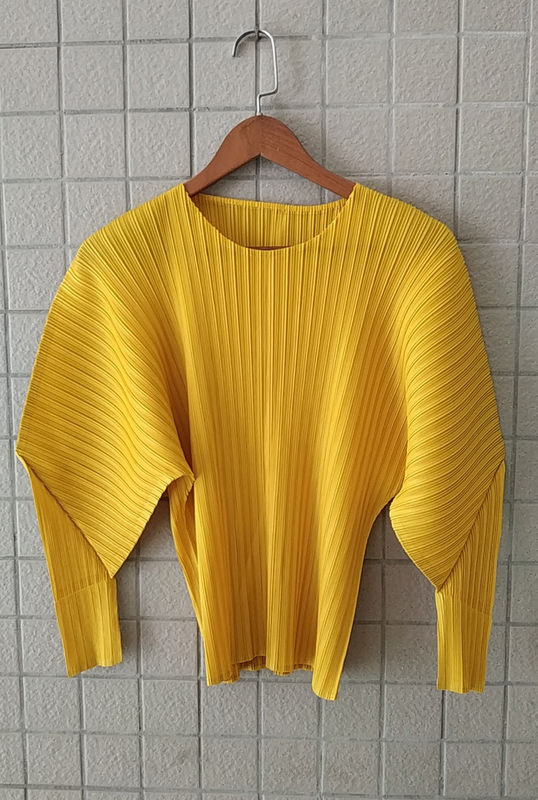 Women Pleated Round Neck Top Autumn And Winter New Pleated Bottomed Shirts