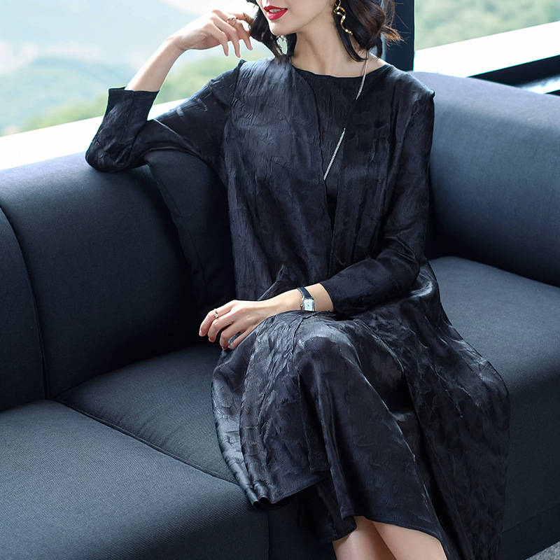 Autumn 2019 Women Embroidered Pleated Dress High-end Temperament Loose Big Size Dress