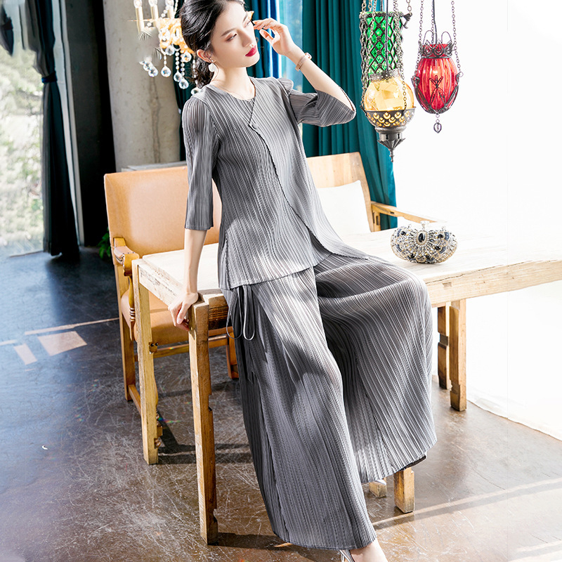 Spring Women Pleated Fashion New Pullover Tops Trousers Two Pieces Clothing Set