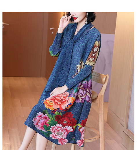 High End Foreign Style Pleated Mother's Dress Spring New Loose Print Age Reduced Midi Pleated Dress