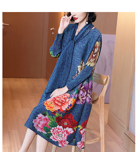 High End Foreign Style Pleated Mother's Dress Spring New Loose Print Age Reduced Midi Pleated Dress