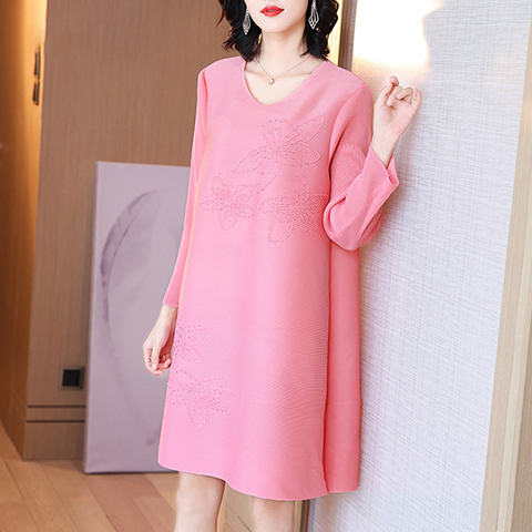 Mother Red Age Reducing Pleated Dress Spring 2021 New Women's Loose Plus Size Dress