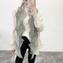 Women Coat AW New Color Matching Diamond Pleated Windbreaker Loose Large Size Pleated Jacket