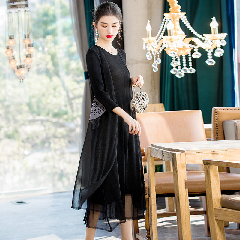 2020 Spring New Casual Loose Fake Two Piece Pleated Large Dress