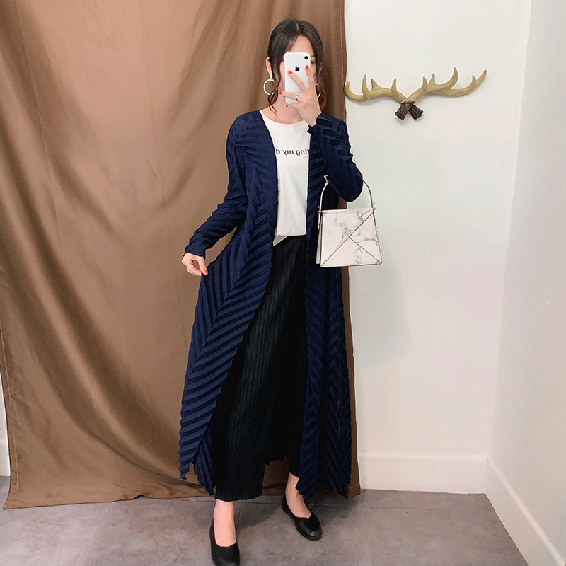 Autumn Women Pleated Long Jacket Tidal Travel Popular Coat