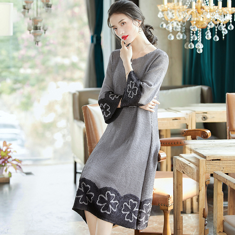 Early Spring Printed Mother Dress 2020 New Loose Large Pleated Retro A-line Dress