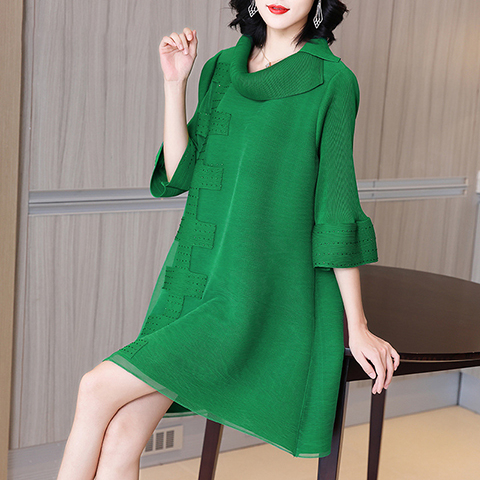High End Foreign Style Pleated Beaded Dress Spring Dress 2021 New Women's Loose Plus Size Dress