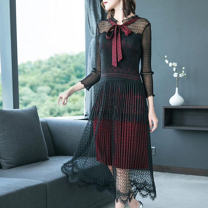 Aututmn Winter Women Pleated Fashion New Tidal Lace Loose Big Size Elegant Dress